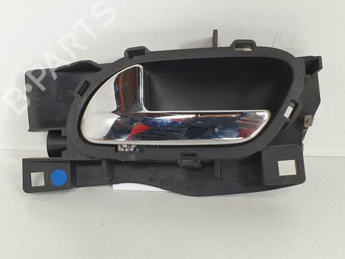 Used Front left interior door handle Front left interior door handle PEUGEOT 407 (6D_) 2.0 (6DRFNB, 6DRFNE) (136 hp) 6861866 6861866