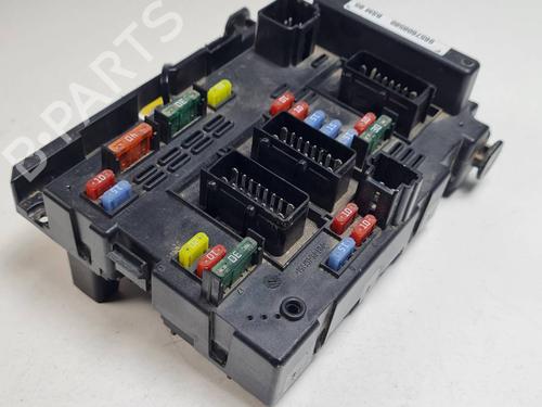 Used Fuse box Fuse box 37087471 37087471