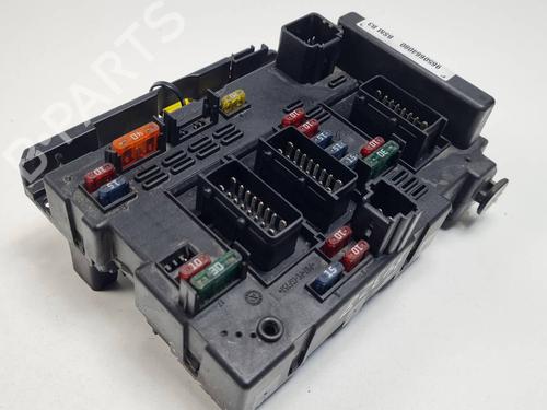 Used Fuse box Fuse box 38532055 38532055