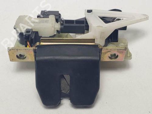 Tailgate lock VOLVO V70 II (285) D5 30753829