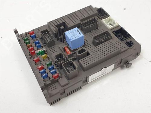 Used Fuse box Fuse box CITROËN C5 I (DC_) 2.0 16V (DCRFNC, DCRFNF) (136 hp) 9632935 9632935