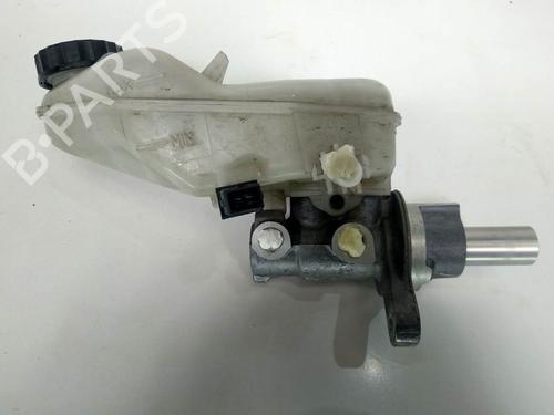 Used Brake master cylinder Brake master cylinder TOYOTA AURIS (_E18_) 1.3 Dual-VVTi (NRE180_, NRE180R) (99 hp) 7162326 7162326