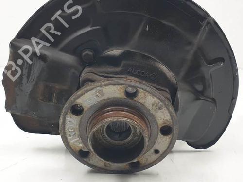 Used Right front steering knuckle VOLVO S60 I (384) 2.4 (140 hp) 17479436