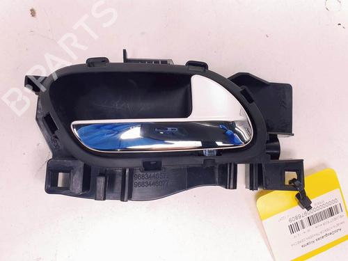 Used Rear right interior door handle Rear right interior door handle PEUGEOT 5008 (0U_, 0E_) 1.6 HDi (112 hp) 15355656 15355656