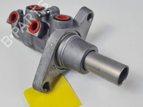 Used Brake master cylinder Brake master cylinder PEUGEOT 3008 I MPV (0U_) 1.6 HDi (109 hp) 34516577 34516577
