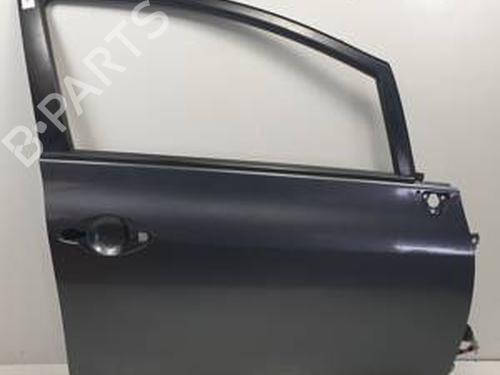 Used Right front door TOYOTA AURIS (_E15_) 1.4 D-4D (NDE150_, NDE150R) (90 hp) 31608446