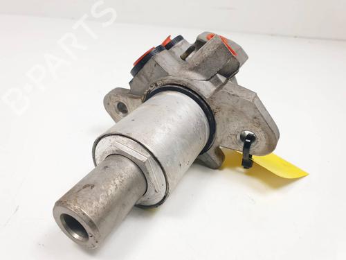 Used Brake master cylinder Brake master cylinder LAND ROVER FREELANDER I (L314) 2.0 Td4 4x4 (112 hp) 34534397 34534397