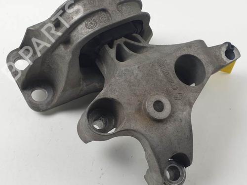 Used Engine mount DACIA LOGAN MCV (KS_) 1.5 dCi (KS0K) (68 hp) 22751934