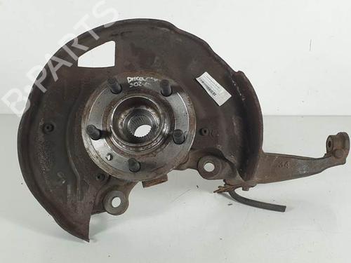 Left front steering knuckle LAND ROVER DISCOVERY III (L319) 2.7 TD 4x4 | BP6847400M25 