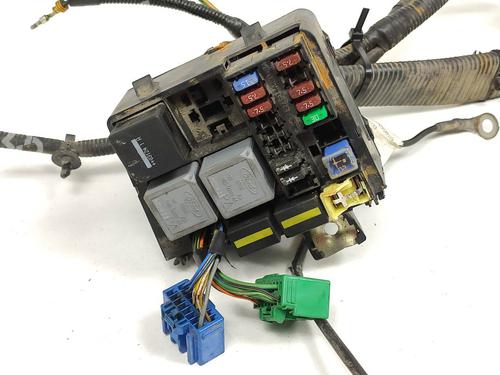 Used Fuse box Fuse box 8956446 8956446