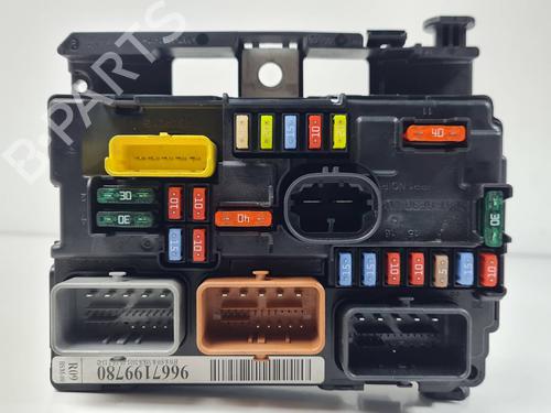 Used Fuse box Fuse box CITROËN C3 II (SC_) 1.4 HDi 70 (SC8HZC, SC8HR0, SC8HP4) (68 hp) 29321793 29321793