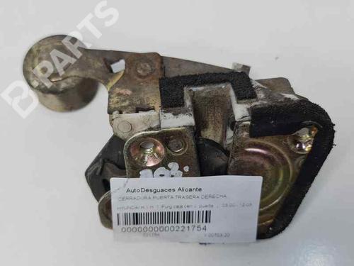 Used Rear right lock HYUNDAI H-1 / STAREX Bus (A1) 2.5 TD 4WD (99 hp) 6856449