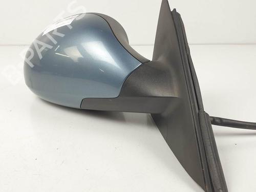 Used Right mirror Right mirror 22896302 22896302