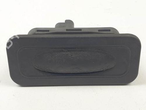 Used Tailgate handle RENAULT MEGANE III Grandtour (KZ0/1) 1.9 dCi (KZ0J, KZ0N, KZ1S) (131 hp) 27885528