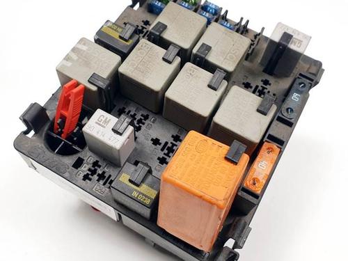 Used Fuse box SAAB 9-5 Estate (YS3E) 2.3 t (185 hp) 16697211