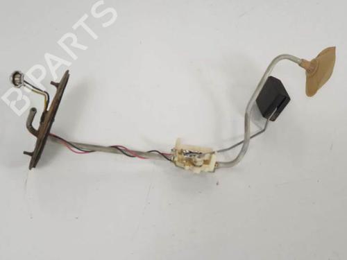 Used Fuel pump SUBARU FORESTER (SG_) 2.0 AWD (SG5) (125 hp) 7002327