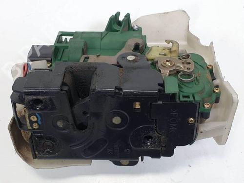 front-right-lock-vw-passat-b55-3b3-19-tdi-4motion-2000-2001-2002-2003-2004-2005-6851090 main image