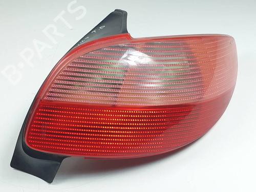 Used Right taillight PEUGEOT 206 Hatchback (2A/C) 1.4 i (75 hp) 28059726