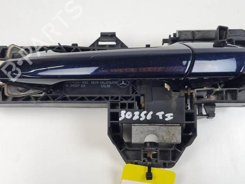 rear-left-exterior-door-handle-mercedes-benz-c-class-w204-2007-2008-2009-2010-2011-2012-2013-2014-2015-25128960 main image