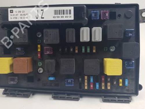 Boîte à Fusibles OPEL ZAFIRA / ZAFIRA FAMILY B (A05) 1.6 (M75) (105 hp) 30885027