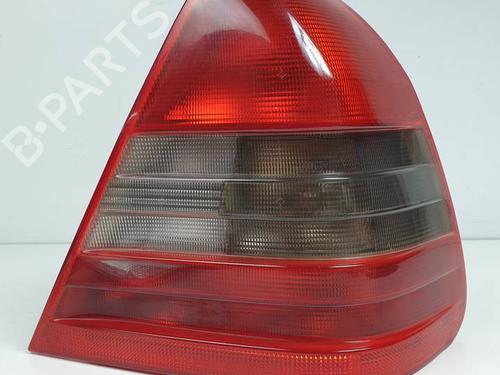 Used Right taillight MERCEDES-BENZ C-CLASS (W202) C 220 D (202.121) (95 hp) 29444343