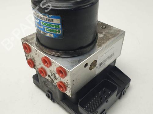 Used ABS pump HYUNDAI SANTA FÉ I (SM) 2.0 CRDi (113 hp) 22274294