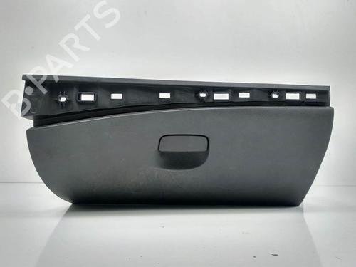 Used Glove box Glove box RENAULT MEGANE III Hatchback (BZ0/1_, B3_) 1.5 dCi (106 hp) 8179293 8179293
