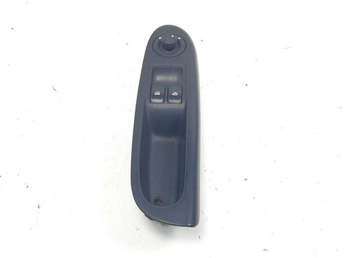 Used Left front window switch RENAULT CLIO II (BB_, CB_) 1.2 (BB0A, BB0F, BB10, BB1K, BB28, BB2D, BB2H, CB0A,... (58 hp) 29989883