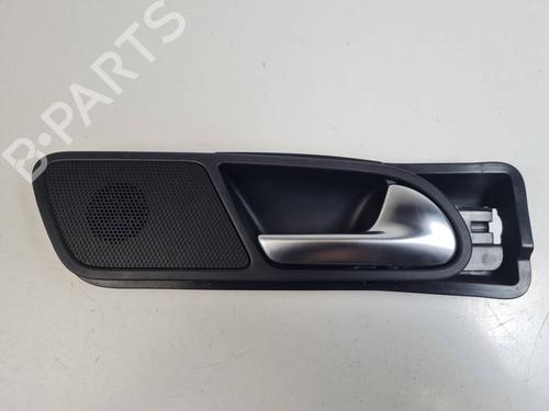 Used Rear right interior door handle Rear right interior door handle 37230115 37230115