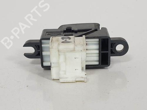 Right front window switch NISSAN X-TRAIL I (T30) 2.2 DCi FWD | BP6931281I26 