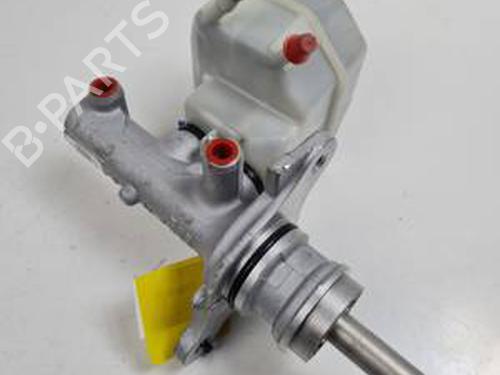 Used Brake master cylinder MERCEDES-BENZ SPRINTER 3,5-t Van (B907, B910) 311 CDI (910.631, 910.633) (114 hp) 31656765