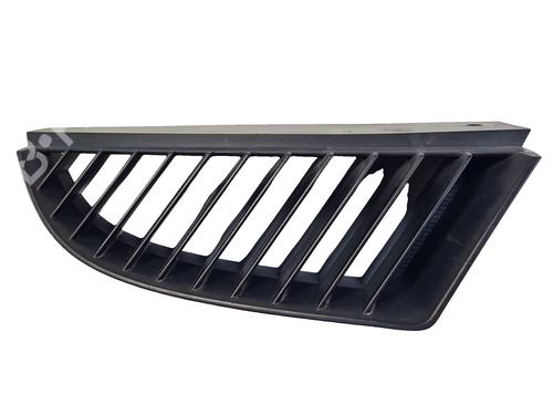 Grelha Grelha MITSUBISHI COLT VI (Z3_A, Z2_A) 1.3 (Z21A) (95 hp) 36374815 36374815