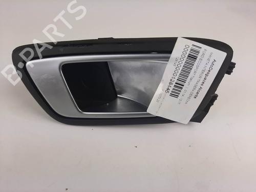 Højre bagtil invendig håndtag Højre bagtil invendig håndtag FORD ECOSPORT 1.0 EcoBoost (125 hp) 6841702 6841702