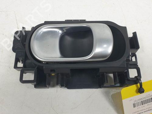 Used Rear left interior door handle Rear left interior door handle CITROËN C3 III (SX) 1.2 VTi 82 (82 hp) 15084226 15084226