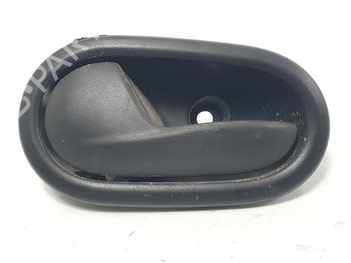 Venstre bak invendig håndtak DACIA SANDERO II 1.0 SCe 75 (B8JC, B8JD) (73 hp) 12367123