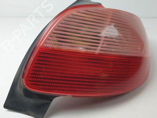 Used Right taillight PEUGEOT 206 Hatchback (2A/C) 1.4 i (75 hp) 26616176