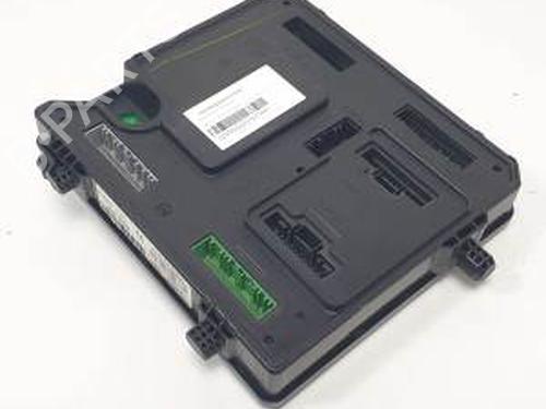 Boîte à Fusibles RENAULT MEGANE III Hatchback (BZ0/1_, B3_) 1.5 dCi (86 hp) 24984252