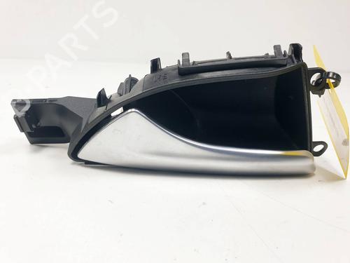 Venstre fortil invendig håndtag Venstre fortil invendig håndtag MERCEDES-BENZ B-CLASS Sports Tourer (W246, W242) B 200 CDI (246.201) (136 hp) 35973382 35973382