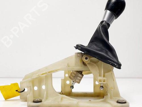 Used Gear lever VOLVO V70 III (135) 1.6 DRIVe / D2 (114 hp) 17679875