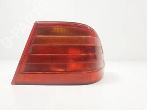 Used Right taillight MERCEDES-BENZ E-CLASS (W210) E 220 CDI (210.006) (125 hp) 31033699