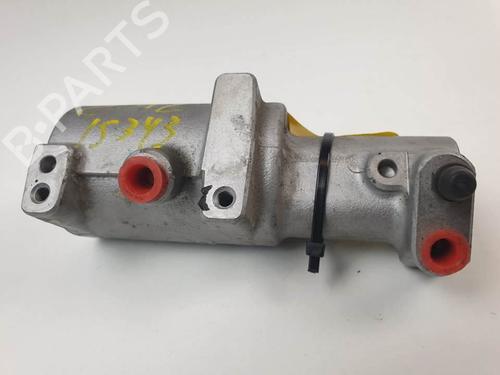 Used Brake master cylinder Brake master cylinder TOYOTA RAV 4 IV (_A4_) 2.5 Hybrid (AVA42_) (197 hp) 25143879 25143879