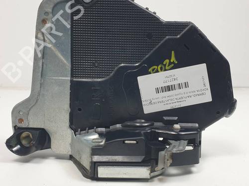 front-right-lock-toyota-rav-4-v-_a5_-_h5_-2018-34516273 main image