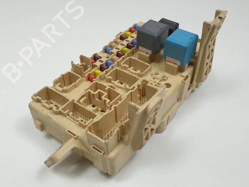 Used Fuse box Fuse box TOYOTA AVENSIS (_T25_) 2.4 VVT-i (AZT251_, AZT251R) (163 hp) 16748870 16748870