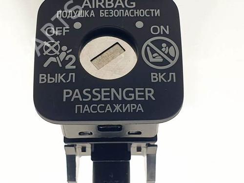 Used Electronic module Electronic module TOYOTA COROLLA Hatchback (_E21_, _EA1_, _EH1_) 1.8 Hybrid (ZWE211) (98 hp) 25403833 25403833