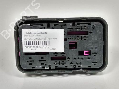 Used Fuse box Fuse box 8049434 8049434