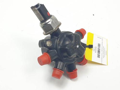 Used Injection rail FORD TRANSIT CONNECT (P65_, P70_, P80_) 1.8 TDCi (90 hp) 25129040