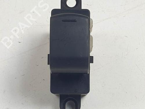 Used Right front window switch NISSAN MICRA III (K12) 1.2 16V (65 hp) 28138560