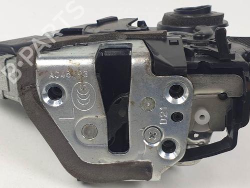 rear-left-lock-toyota-c-hr-_x1_-2016-25262867 main image