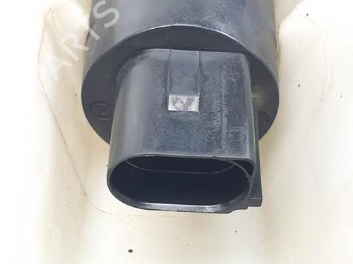Windscreen washer tank LAND ROVER RANGE ROVER SPORT I (L320) 3.0 D 4x4 | BP27885496C113 