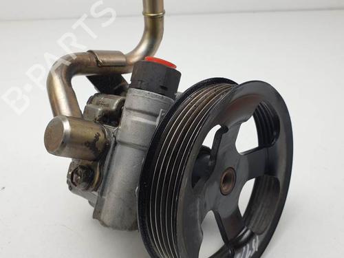 Used Steering pump TOYOTA COROLLA (_E11_) 1.4 16V (ZZE111_, ZZE111R) (97 hp) 24933441